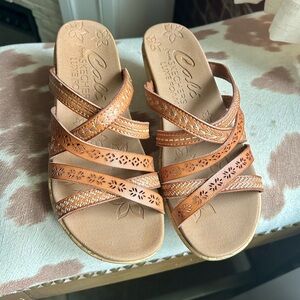 Skechers Cali Luxe Foam Tan wedge Sandals with Intricate Straps-sz 6
